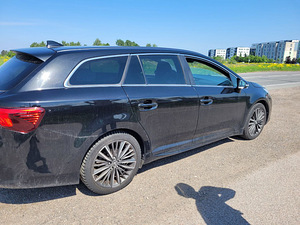Veljed Toyota avensis (1 foto / 2)