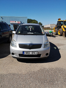 Toyota Corolla Verso (4 foto / 5)