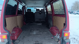 VW Transporter Kombi 1999a. 2.5 td (5 foto / 9)