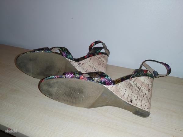 Женская обувь (фото #4)