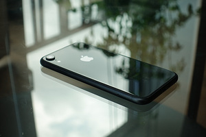 iPhone XR 64 GB + kõrvaklapid + ümbris + kaitseklaas (3 foto / 6)