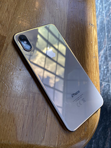 Продам iPhone XS 64GB (1 фото из 2)
