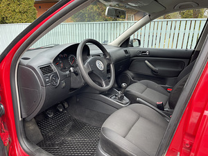 Volkswagen Bora 1.6 77KW (10 foto / 12)
