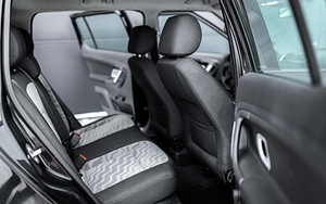 Skoda Fabia 1.2 2010 (11 foto / 15)