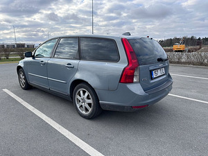 Volvo V50 2008 Diisel manuaal (4 foto / 10)