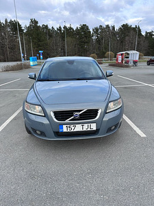 Volvo V50 2008 Diisel manuaal (9 foto / 10)