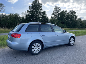 Audi A4 1.6 75кВт (5 фото из 9)