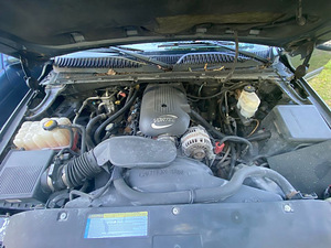 Chevrolet Tahoe 5.3 2001 (8 foto / 10)