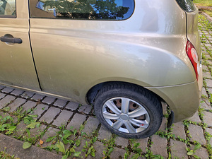 Nissan Micra 1.0 (6 foto / 8)