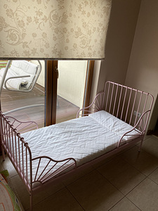 IKEA pikendatav voodi 80x200 cm heleroosa (1 foto / 2)