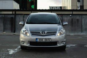 Toyota Auris 2012 1.6 manuaal (3 foto / 15)
