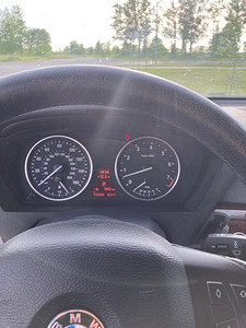 BMW X5 2009 (4 foto / 9)
