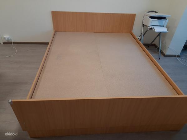 Кровать с основой (фото #1)