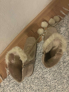 Müüa naiste uued talve saapad suurus 39 (3 foto / 4)