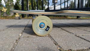 Longboard Canadiens NKD 39'' (2 foto / 3)