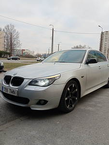 BMW 525i 2005 (2 foto / 14)