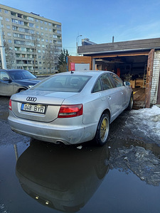 Audi A6 C6 Quattro (11 foto / 12)