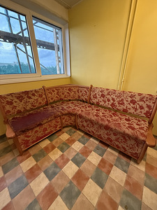 Угловой диван (1 фото из 1)