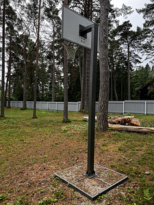 Korvpallikorv lauaga alusel (3 foto / 4)