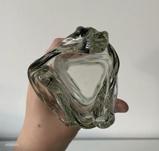 Редкая стеклянная ваза ручной работы в стиле потребительского стекла (фото #3)