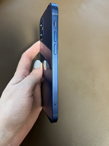 iPhone 12 64 ГБ (4 фото из 7)
