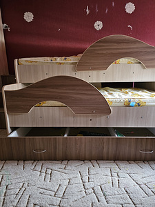 Детская кровать (2 фото из 3)