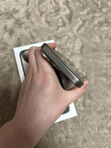 iPhone 15 pro max 256gb natural titan (8 foto / 9)