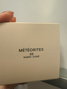 Guerlain Meteorites Light Revealing Pearls of Power+ puuder (4 foto / 5)