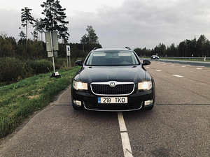 SKODA SUPERB (3 фото из 10)