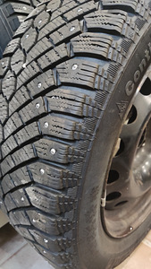 215/55 R16 Continental Ice Contact (1 foto / 5)