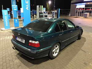 BMW 316i (2 фото из 6)