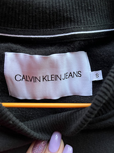 Продам кофту Calvin Klein Jeans (original) (5 фото из 5)
