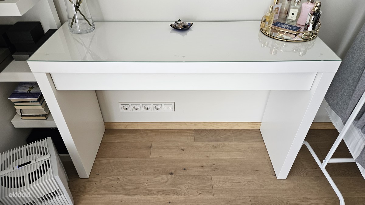 Туалетный столик IKEA MALM - Tallinn, Столы – okidoki
