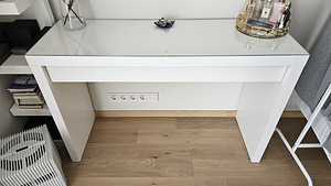 Туалетный столик IKEA MALM (1 фото из 3)