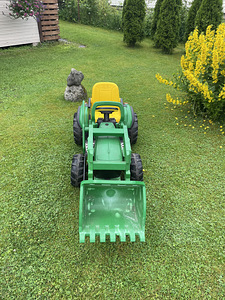 Laste akutraktor Peg Perego John Deere esilaaduriga (2 foto / 4)