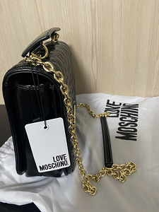 Love Moschino (3 foto / 6)