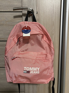 Tommy Jeans (8 фото из 9)