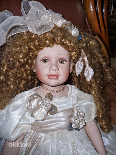 Фарфоровая кукла (фото #1)
