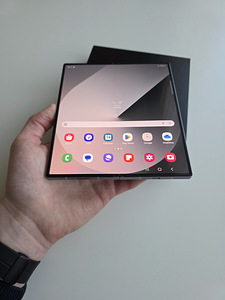 Samsung Galaxy Fold6 256GB (3 foto / 7)