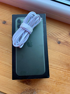 iPhone 11 Pro Макс 64 ГБ (3 фото из 9)