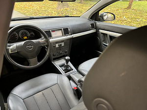 Opel Vectra (5 фото из 6)