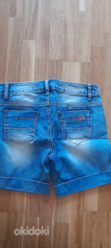 Продам джинсовые шорты (фото #2)