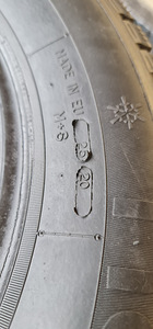 Зимние шины с протекторами (10 фото из 10)