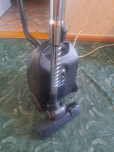 Electrolux EB31C1DB Clean 300 пылесос (2 фото из 3)