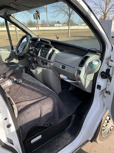 Opel vivaro (5 foto / 11)