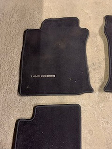 TOYOTA LAND CRUISER AUTOMATID (2 foto / 2)