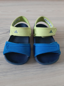 Adidas plätud/sandaalid s20 (2 foto / 5)