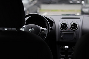 NISSAN Qashqai 2010 (4 foto / 7)