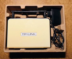 TP-Link 300Mbps Wireless N Gigabit Router with USB port (3 foto / 7)