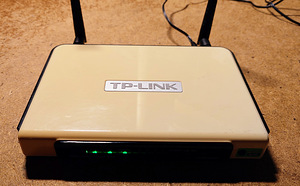 TP-Link 300Mbps Wireless N Gigabit Router with USB port (4 foto / 7)